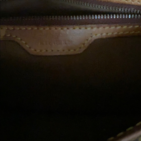 Louis Vuitton - Picture 4 of 11